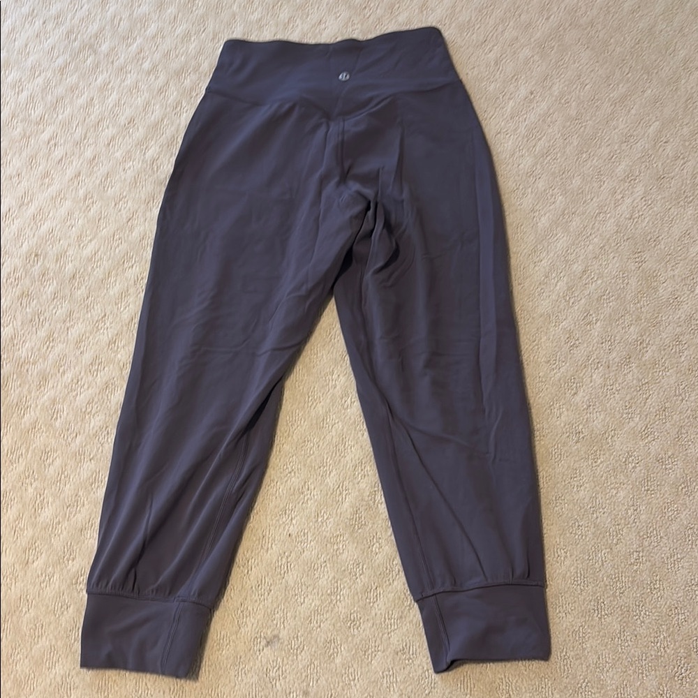 Lululemon joggers size 4